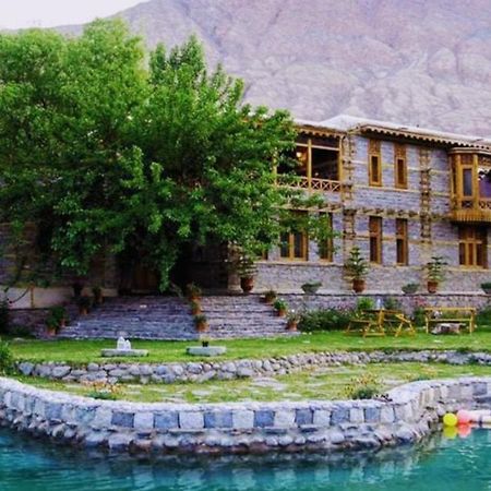 Riverdale Gilgit Exteriör bild