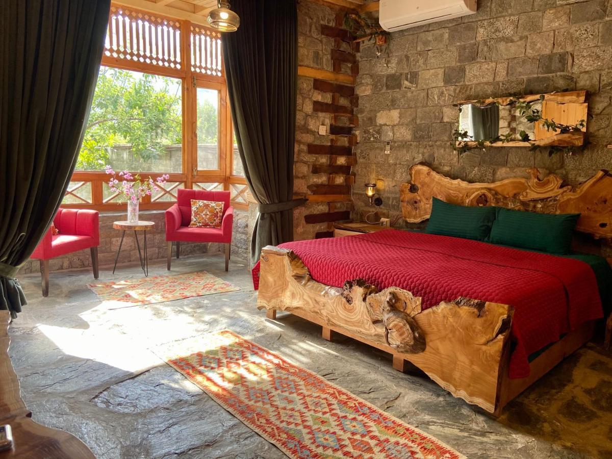 Riverdale Gilgit Exteriör bild