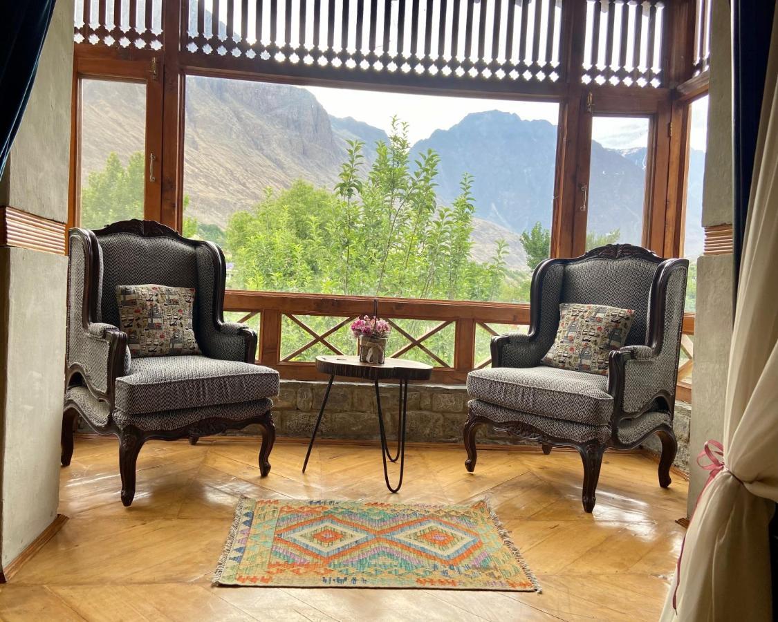 Riverdale Gilgit Exteriör bild