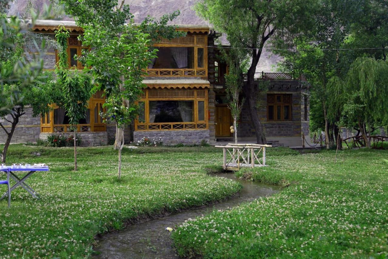 Riverdale Gilgit Exteriör bild