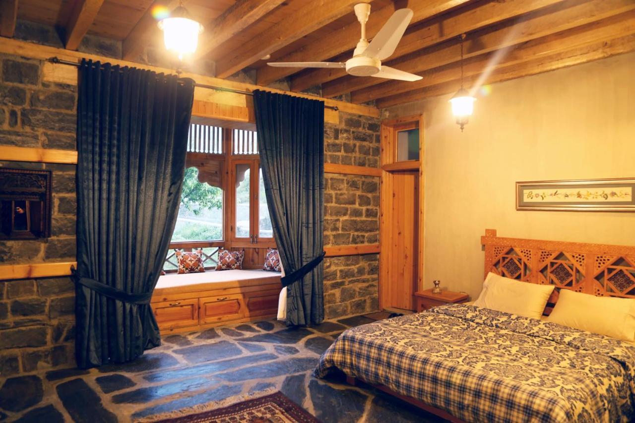 Riverdale Gilgit Exteriör bild