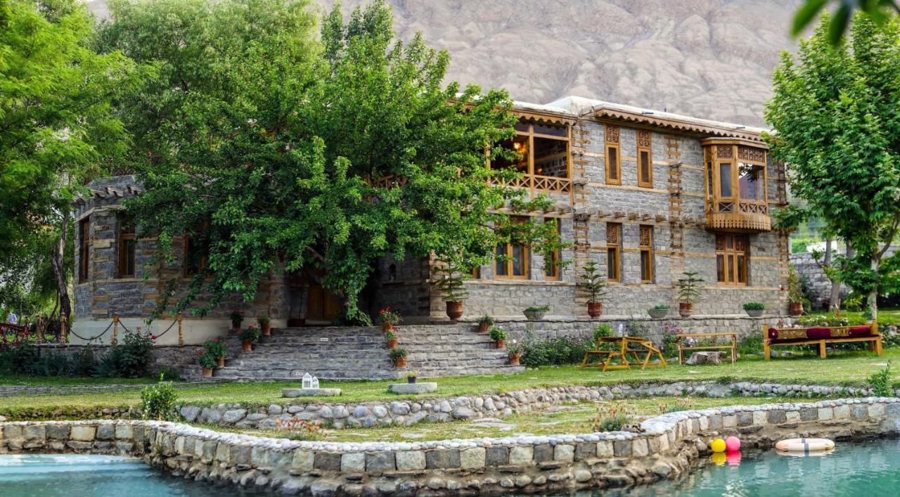 Riverdale Gilgit Exteriör bild